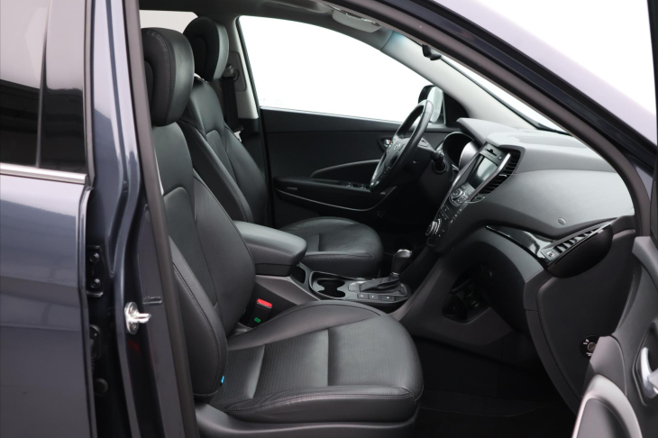 Hyundai Grand Santa Fe 2,2 CRDI 145kW CZ Luxury DPH