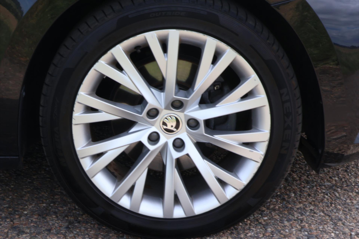 Škoda Superb 2,0 TDI 140kW DSG 4x4 Style CZ