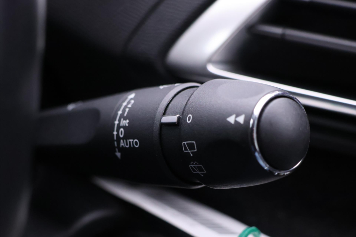 Peugeot 3008 2,0 HDI 110kW Allure LED CZ