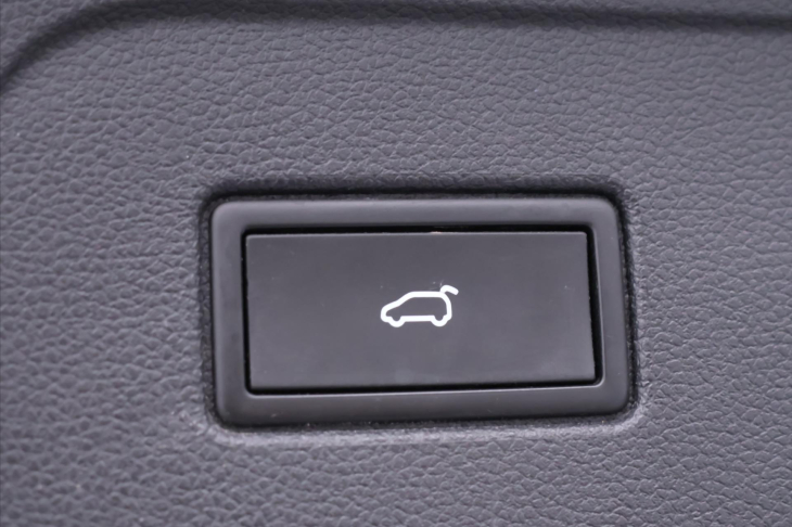 Volkswagen Touran 2,0 TDI 110kW DSG Matrix DPH