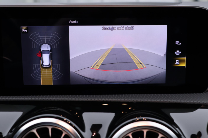 Mercedes-Benz CLA 2,0 35 AMG 225kW 4MATIC DPH CZ