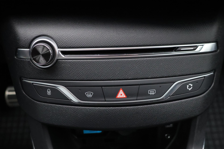 Peugeot 308 1,2 96kW GT-Line LED tažné Klima