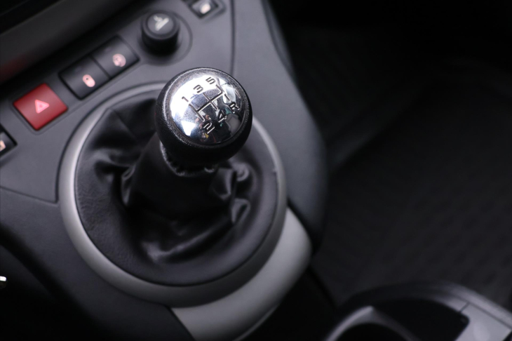 Peugeot Partner Tepee 1,6 VTI 88kW Family Panorama