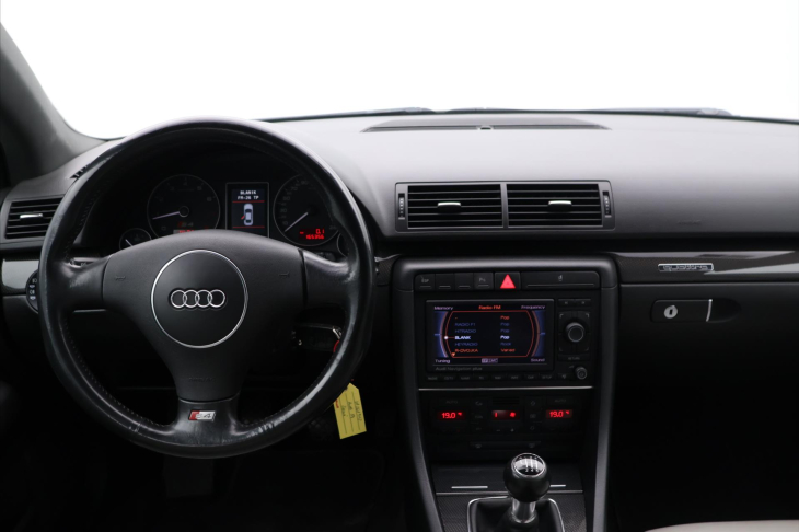 Audi S4 4,2 V8 253kW Quattro Recaro