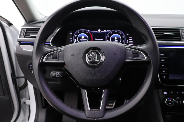 Škoda Superb 2,0 TDi 140kW 4x4 L&K DSG CZ