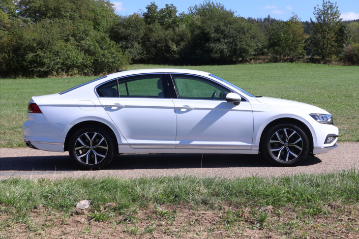 Volkswagen Passat 2.0 TDI 147kW DSG CZ Elegance