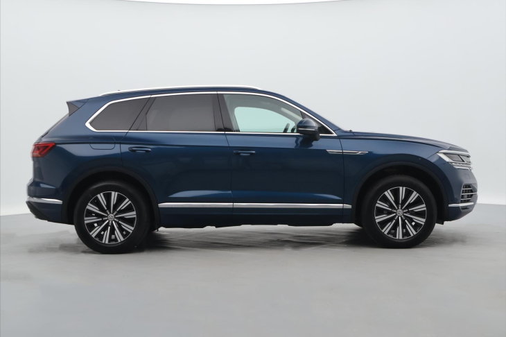 Volkswagen Touareg 3,0 TDI 210kW 4M LED DPH CZ