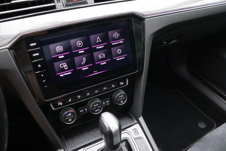 Volkswagen Passat 2,0 TDI 110kW DSG Elegance