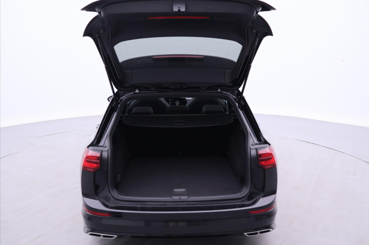 Volkswagen Golf 2,0 TDI DSG R-line Virtual DPH