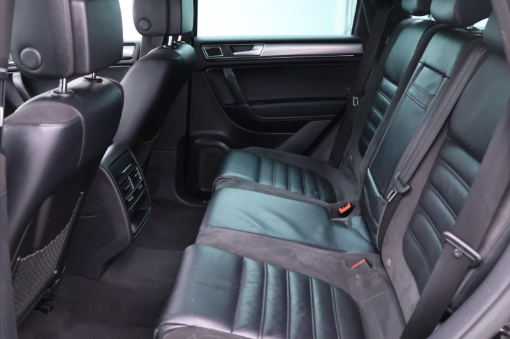 Volkswagen Touareg 3,0 TDI V6 DSG R-LINE CZ 4M