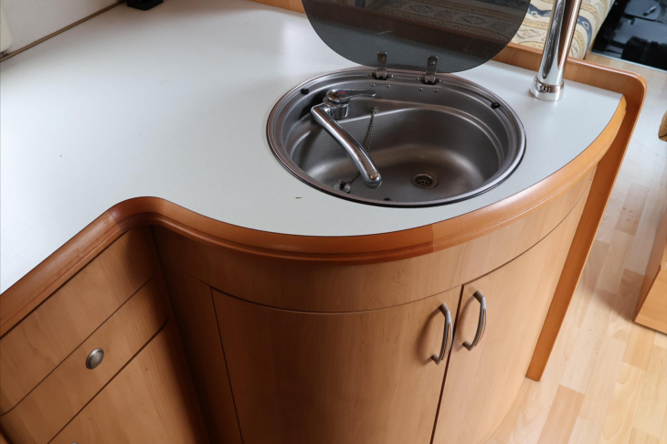 Hobby Ostatní 2,8 JTD 94kW Hobby 700