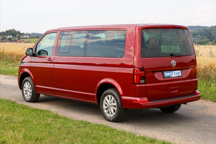 Volkswagen Transporter 2,0 TDI DSG DR 8-Míst Bulli