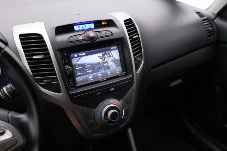 Hyundai ix20 1,6 CVVT 91kW CZ Trikolor Navi