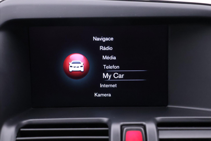 Volvo XC60 2,4 D4 140kW Aut. AWD Summum