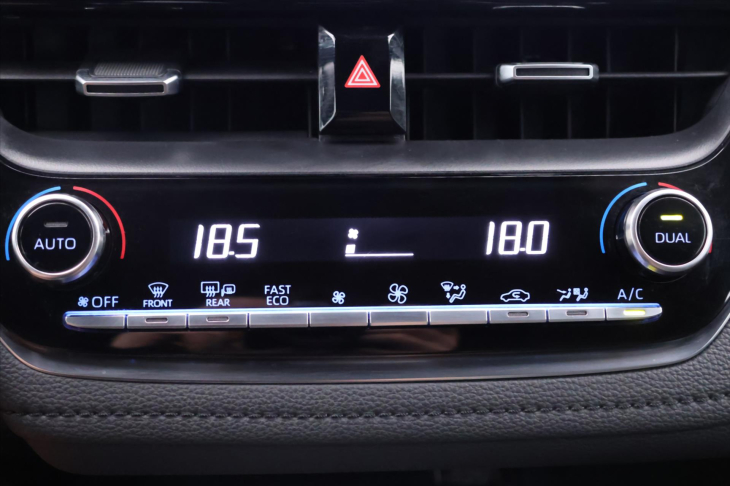 Toyota Corolla 1,8 Hybrid e-CVT 1.Maj DPH GR