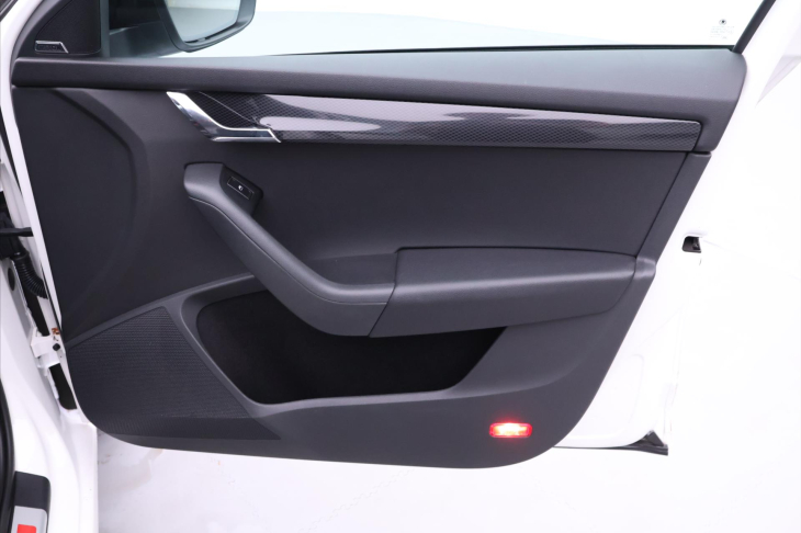 Škoda Octavia 2,0 TSI 162kW DSG Navi RS CZ