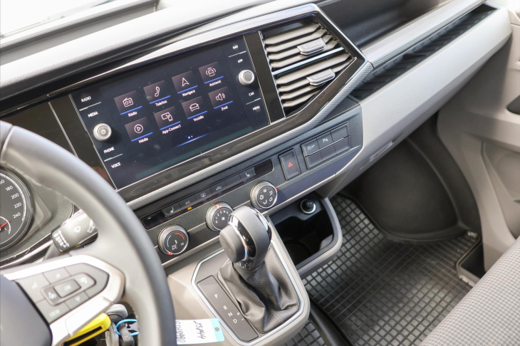 Volkswagen Transporter 2,0 TDI DSG Bulli Long 9-Míst