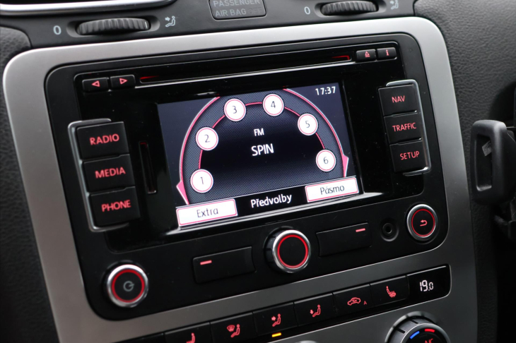 Volkswagen Scirocco 2,0 TDI 103kW Match Xenon Navi