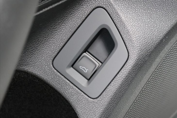 Volkswagen Arteon 2,0 TSI 206 kW R-line DSG DPH CZ