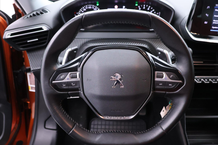Peugeot 2008 1,2 PT 96kW Aut. LED CZ 1.Maj.