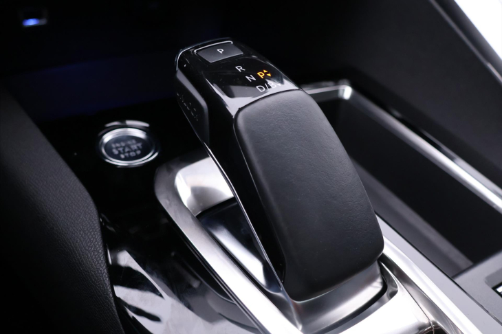 Peugeot 3008 1,6 PureTech 133kW Automat GT