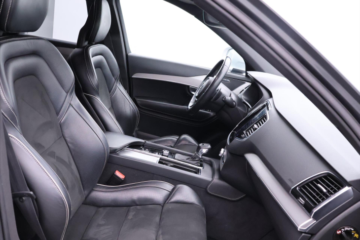 Volvo XC90 2,0 D5 Aut. AWD CZ R-Design
