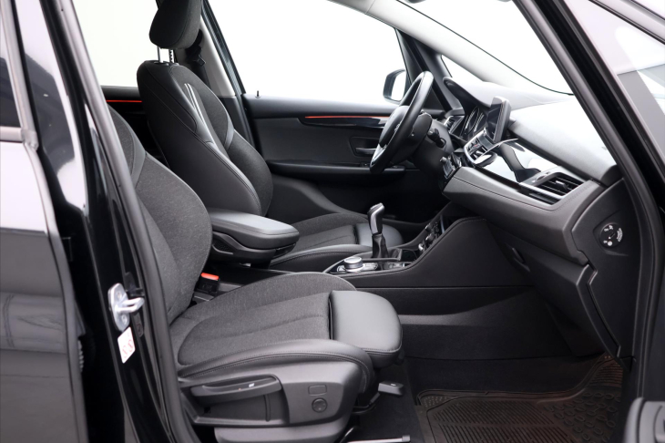 BMW Řada 2 1.5 218i GRAN TOURER