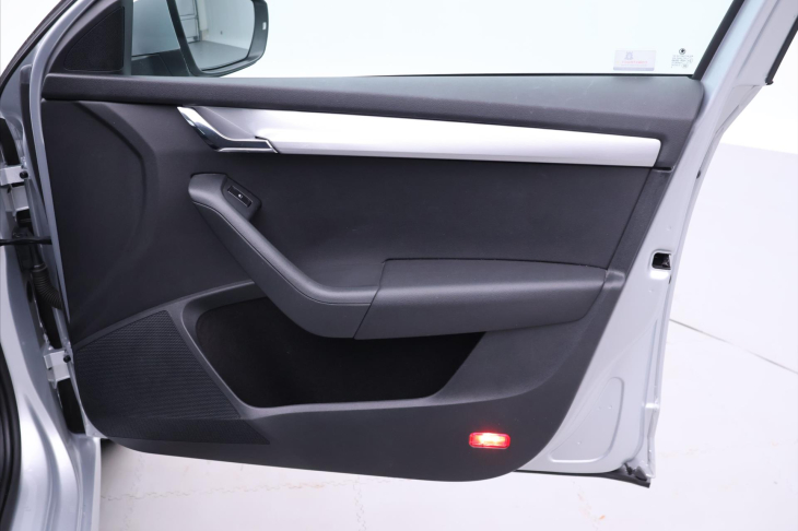 Škoda Octavia 1,4 103 kW AUT Elegance CZ