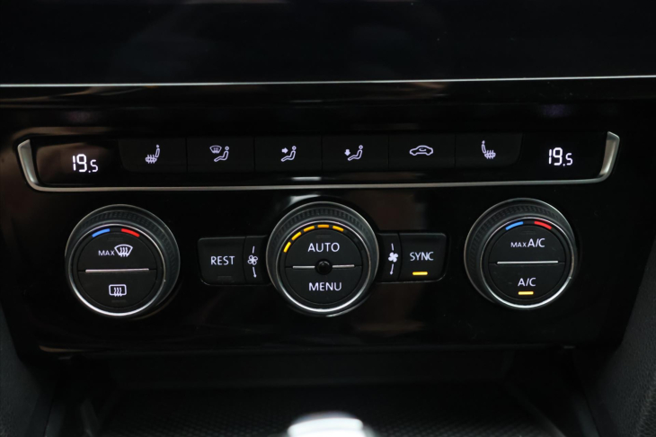 Volkswagen Passat 2,0 TDI DSG Virtual Business