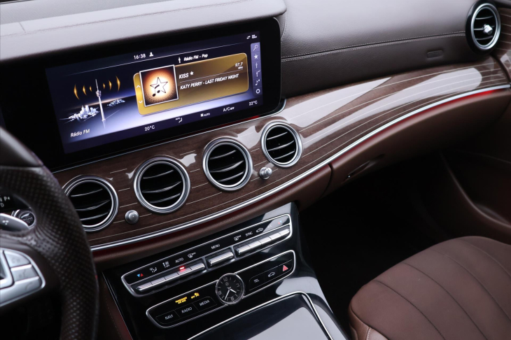 Mercedes-Benz Třídy E 2,0 4MATIC 135kW AT CZ