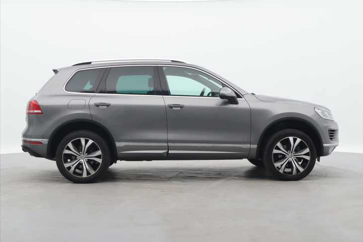 Volkswagen Touareg 3,0 TDI V6 193kW Exclusive CZ DPH