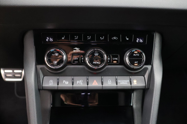 Škoda Karoq 2,0 TDI Sportline 4x4 DSG 1.maj.