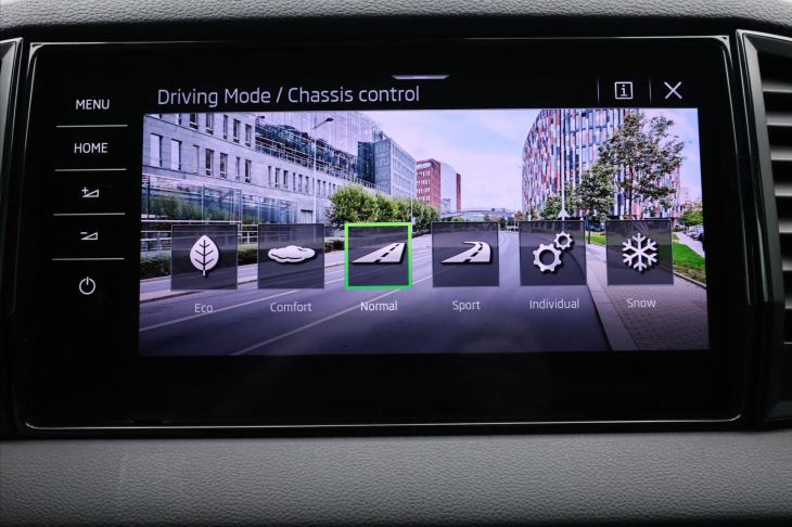 Škoda Karoq 2,0 TDI 4x4 DSG Sportline DPH