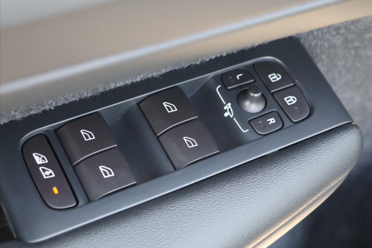 Volvo XC40 2,0 D4 AWD Panorama Tažné