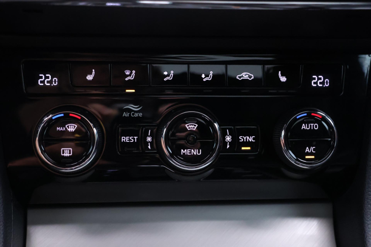 Škoda Superb 2,0 TDI 140kW DSG 4X4 L&K CZ