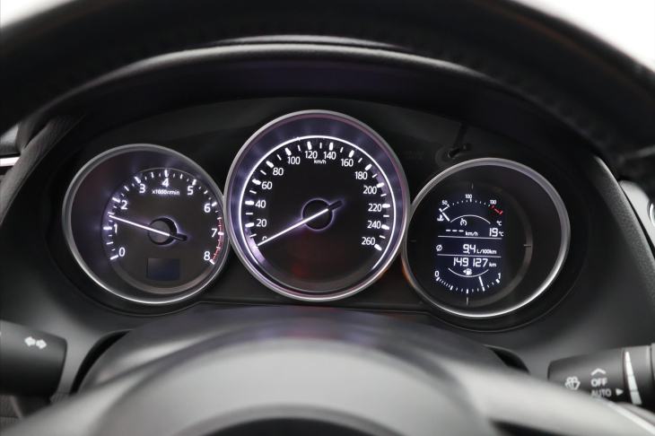 Mazda 6 2,0 121kW Center-Line