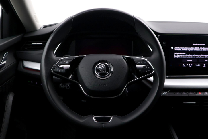 Škoda Octavia 2,0 TDI 110kW DSG Matrix DPH