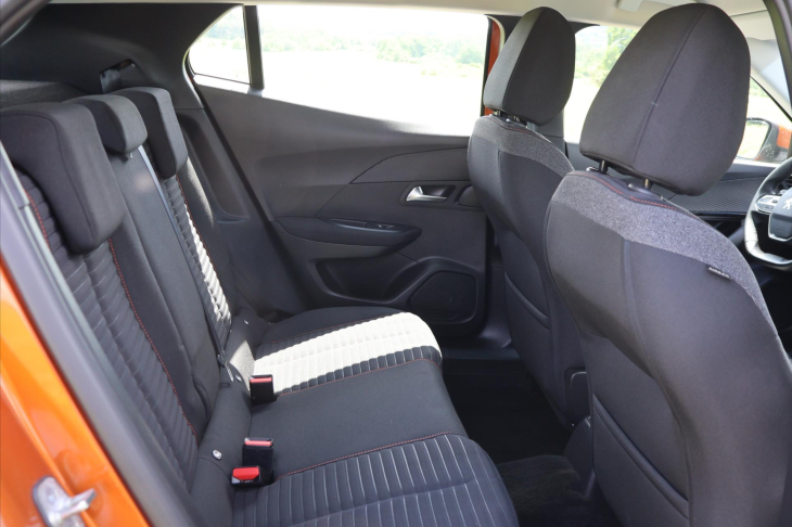 Peugeot 2008 1,2 PT 74kW CZ Klima ACTIVE