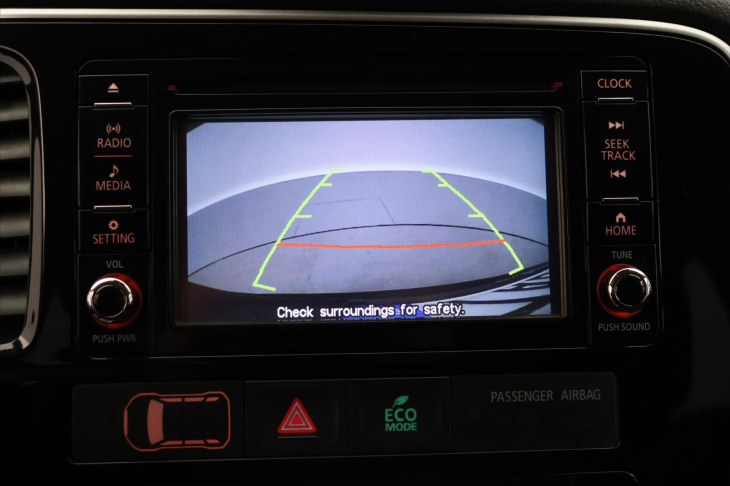 Mitsubishi Outlander 2,3 DI-D 110kW 4WD CZ Instyle