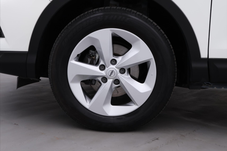 Nissan Qashqai 1,3 DiG-T Acenta CZ 1.Maj
