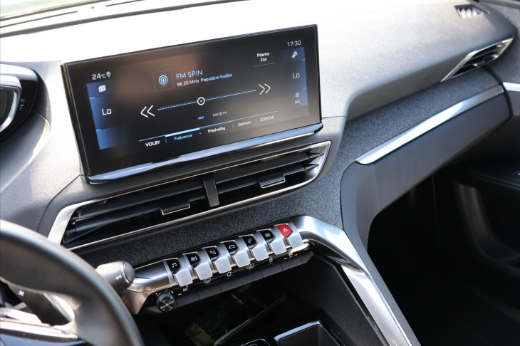 Peugeot 5008 1,2 PT Aut. Allure 7-Míst DPH