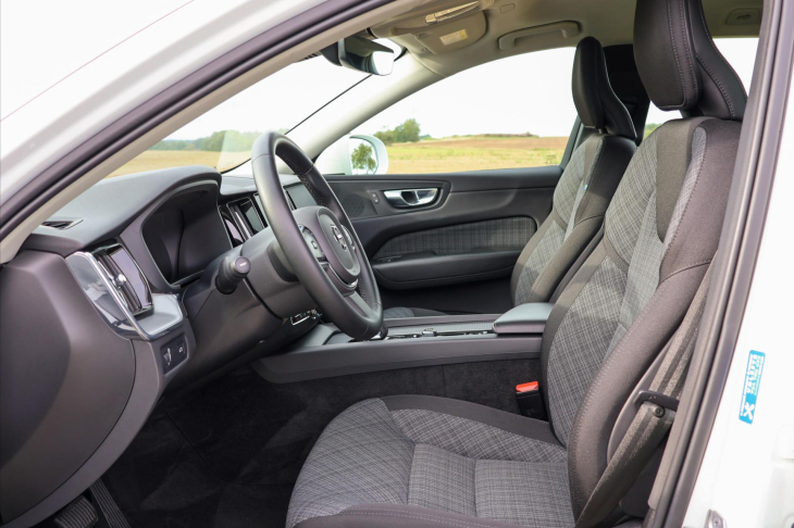 Volvo XC60 2,0 B5 183kW AWD Summum DPH