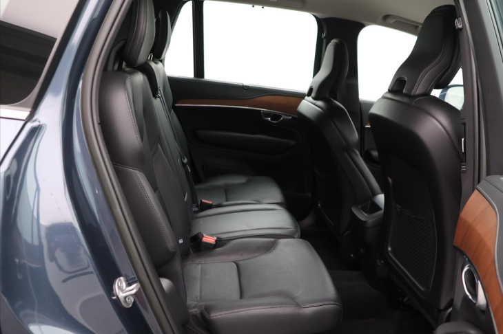 Volvo XC90 2,0 B5 173kW AWD LED CZ Kuže