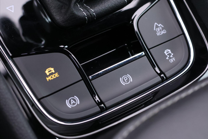 Škoda Karoq 2,0 TDI 4x4 DSG Sportline DPH