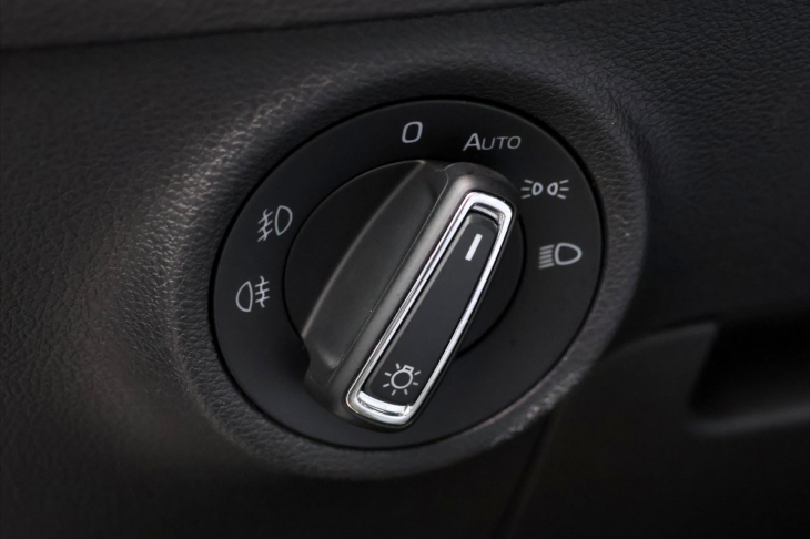 Škoda Karoq 1,6 TDI DSG Style Sport Navi