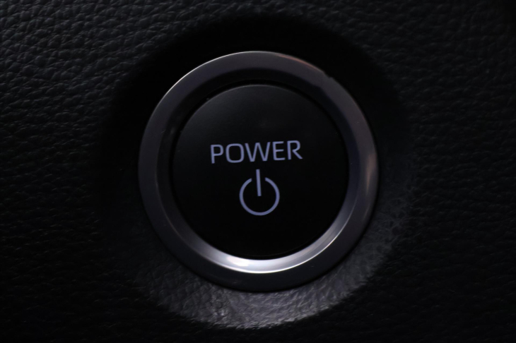 Toyota Corolla 2,0 HEV CZ Executive Sport DPH