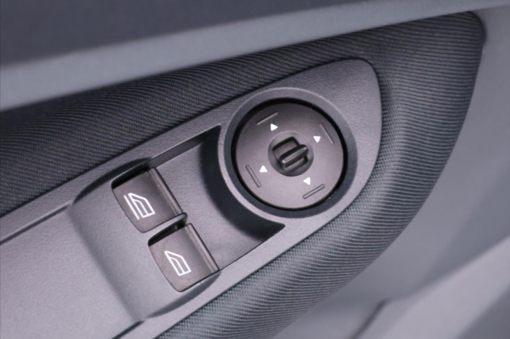 Ford C-MAX 1,6 Ti-VCT 92kW Klima CZ