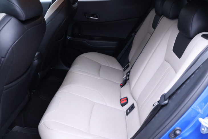 Toyota C-HR 1,8 Hybrid 72kW Selection CZ