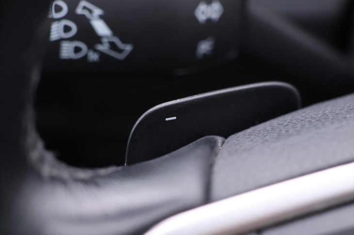 Volkswagen Passat 2,0 TDI DSG Business 1.Maj DPH