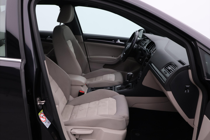 Volkswagen Golf 1,4 TSI 92kW DSG Highline